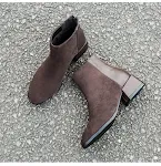 Botas curtas casuais com salto grosso e confortáveis, combinam com tudo. Desfrute de estilo e conforto para uso diário. — foto 3