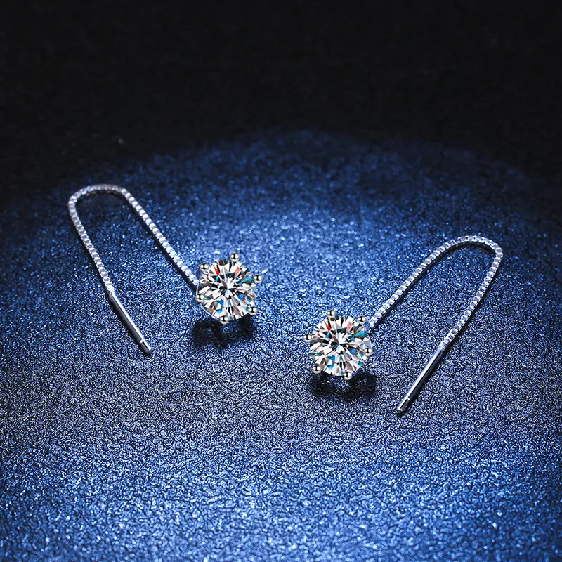 Orecchini a filo S925 in argento sterling con moissanite, design classico a sei griffe. Placcatura Pt950 per una lucentezza duratura ed eleganza. — foto 5