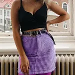 Europese en Amerikaanse corduroy rok Stijlvolle damesrok voor een perfecte look Comfortabel en warm voor alle seizoenen Combineer met je favoriete outfits. Een must-have. — foto 5