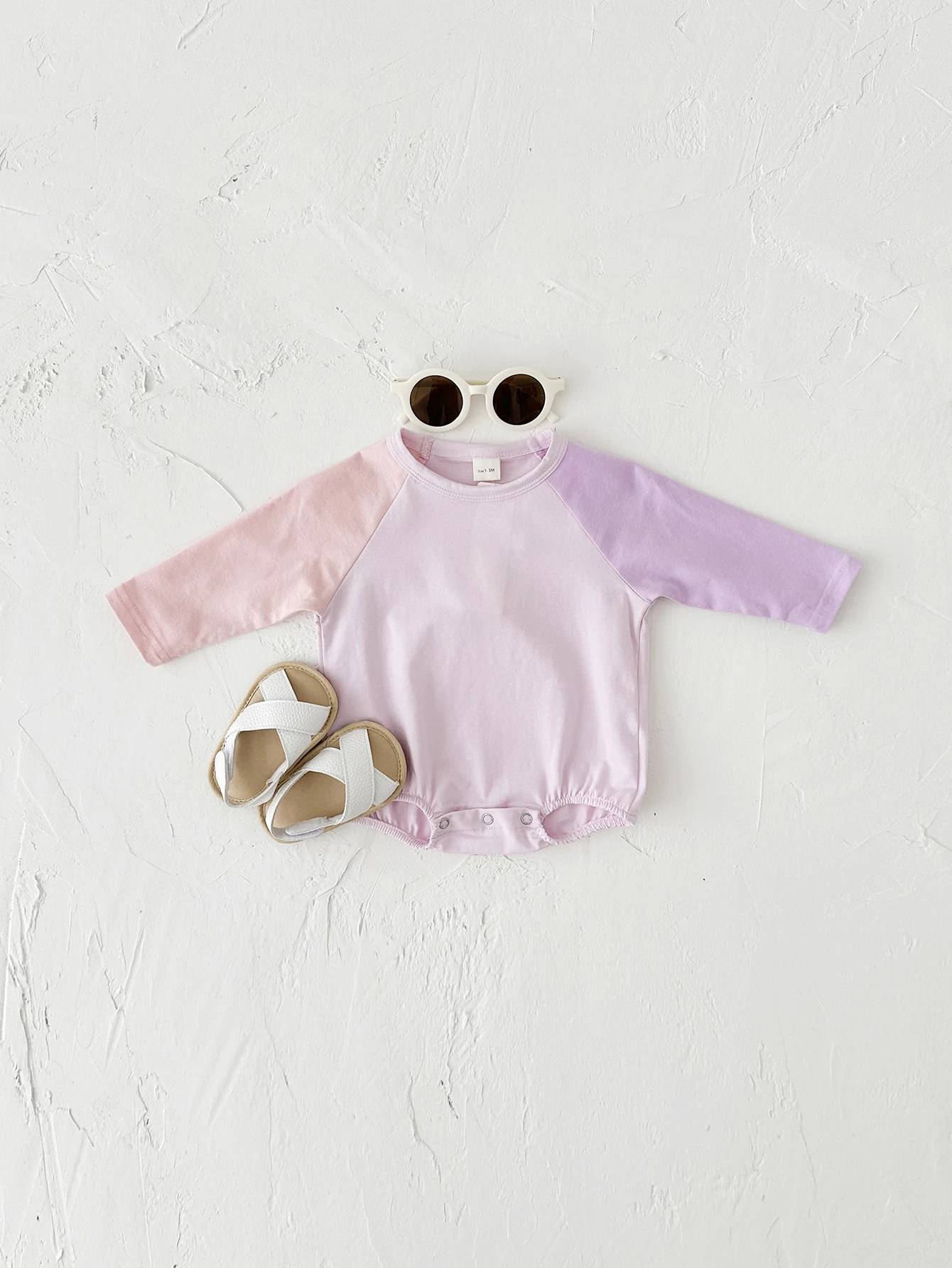 Title 30, Lente en herfst newborn jumpsuit, zacht en adem...