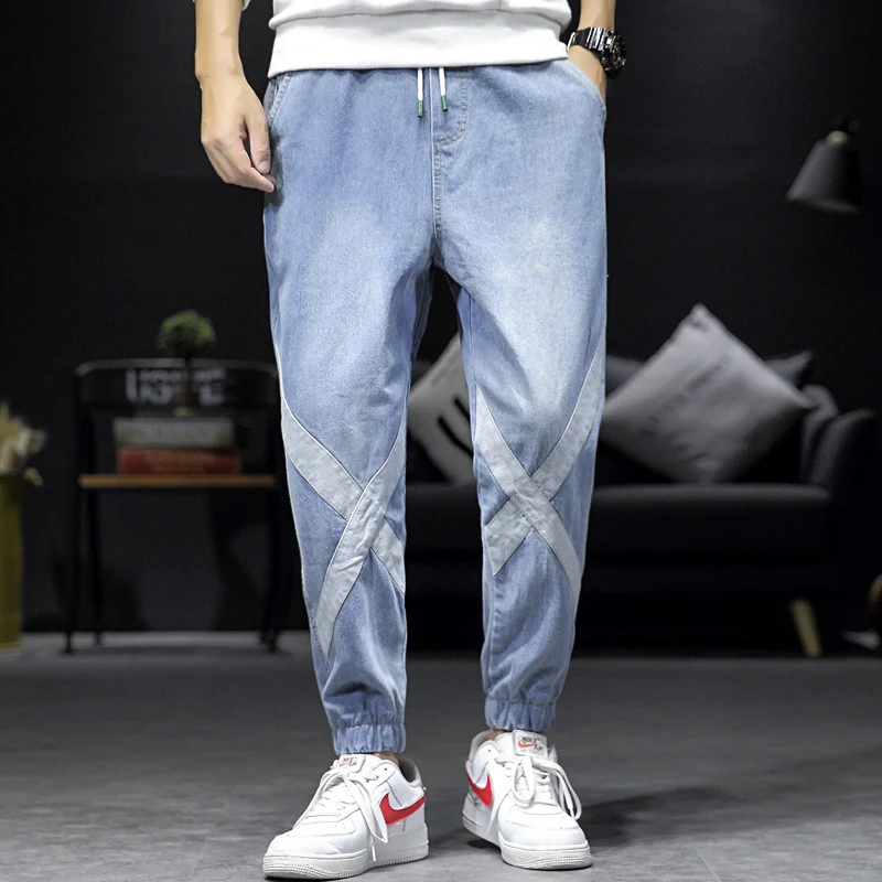Pantalones harén de nueve puntos, workwear casual claro, versátiles y de marca de moda. Ideales para un look moderno y cómodo. — foto 10