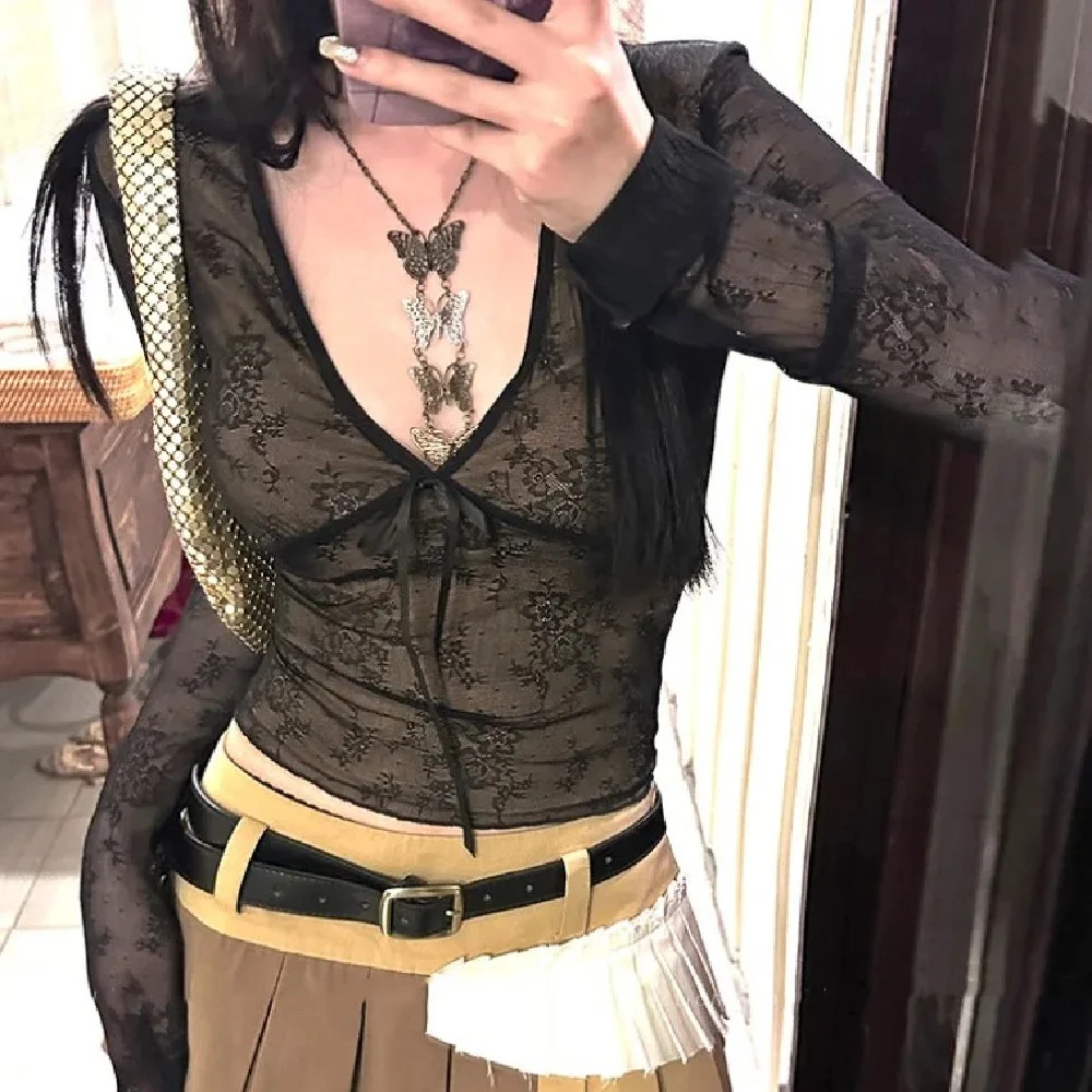 Retro Design Niche V-neck Bow Lace Shirt For Women Cinched Slimming Pullover — photo 1