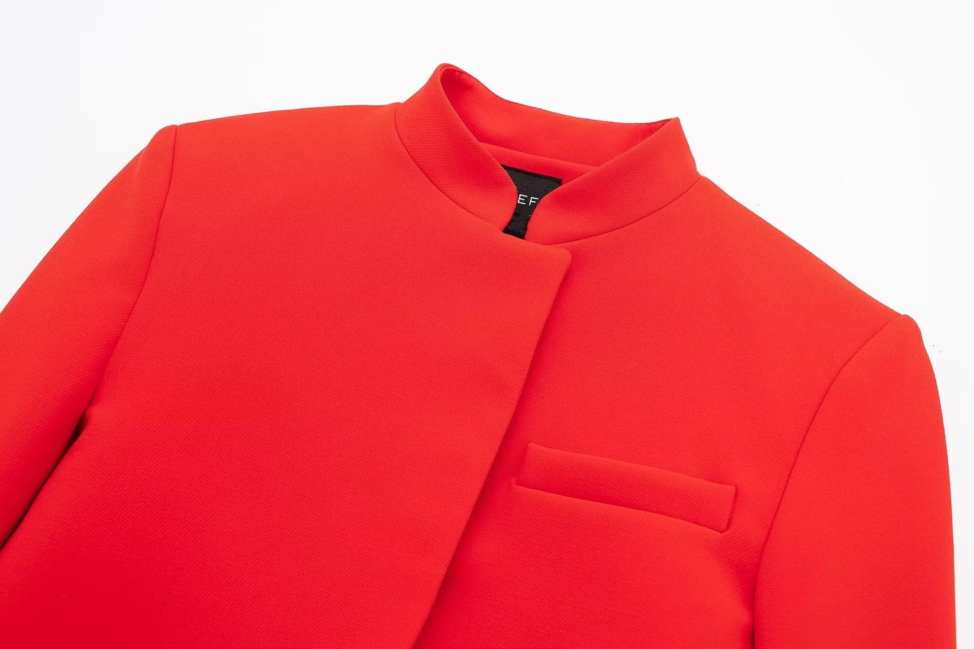 Completo Corto da Donna Rosso con Collo Alto, Vestibilità Slim, Elegante e alla Moda, Perfetto per un Look Raffinato e Femminile. — foto 10