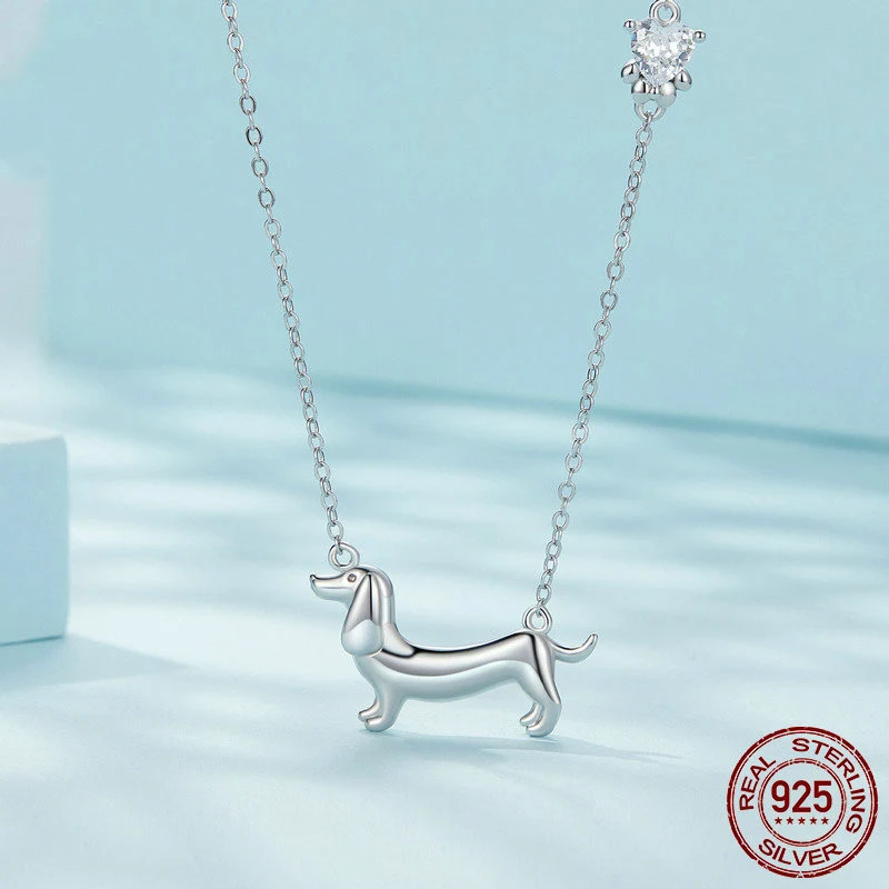 Colar de cachorro salsicha fofo em prata esterlina S925 banhado a ouro branco, acessório charmoso e elegante. — foto 14