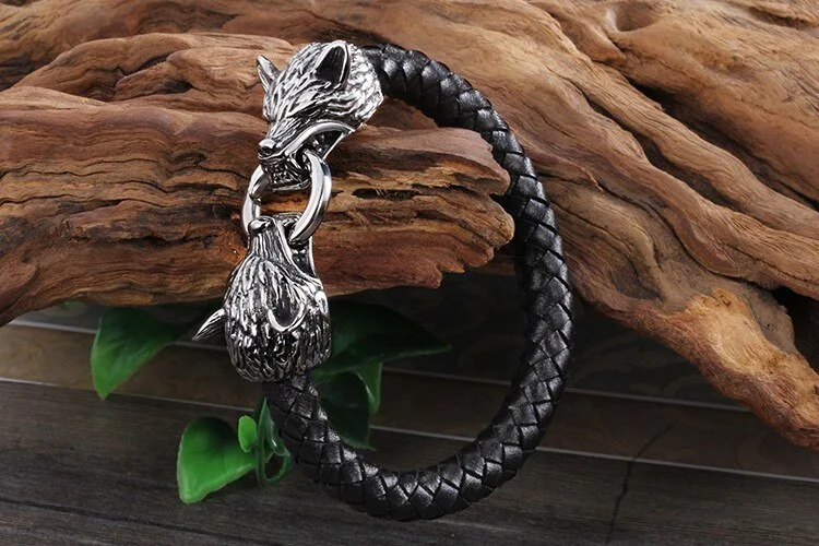 Title 2, A nova pulseira de aço de titânio