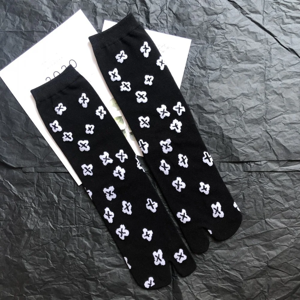 Title 6, Womens split toe jacquard socks