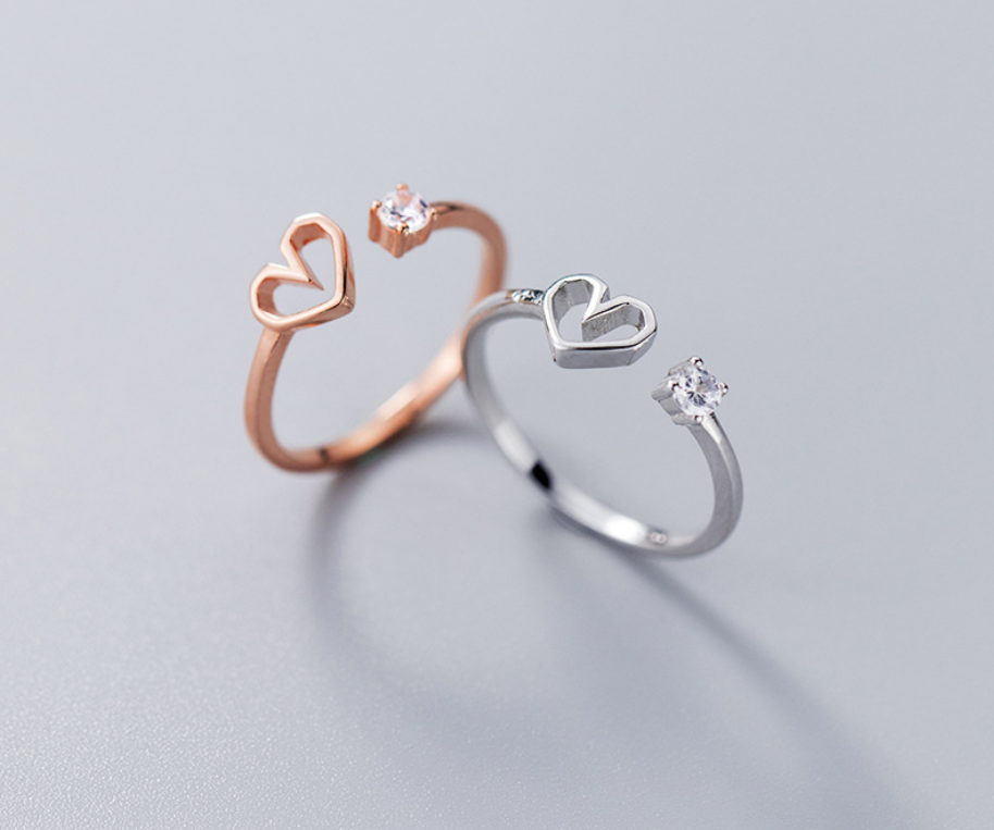 Anel vazado em forma de diamante, elegante e moderno. Perfeito para uso diário ou ocasiões especiais. Leve e confortável para usar. — foto 6