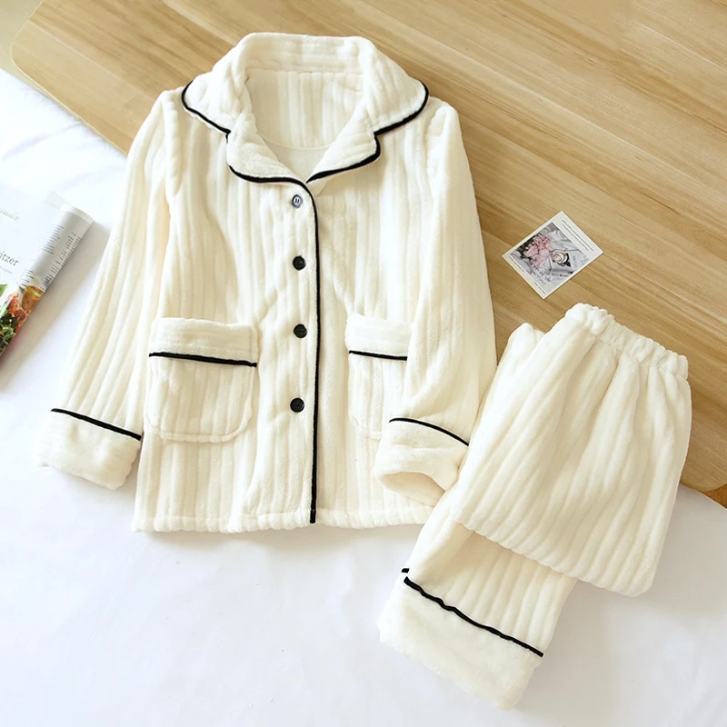 Pijama feminino de coral fleece para primavera, outono e inverno. Conjunto macio e quentinho para noites de sono confortáveis em casa. — foto 24