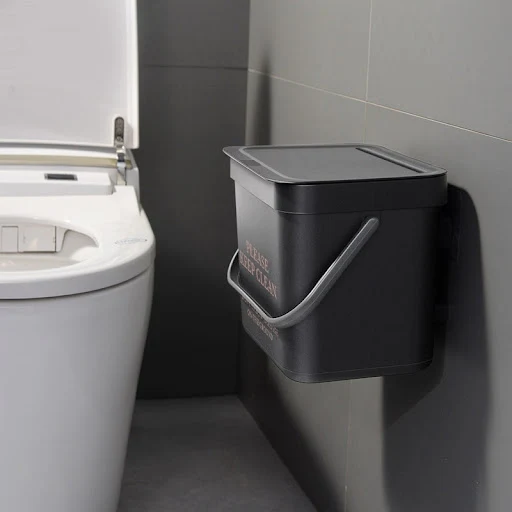 Title 1, Hanging trash can