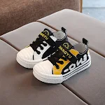 Sapatos brancos versáteis para todas as estações. Conforto e estilo em um só calçado. Novos sapatos, perfeitos para você. — foto 4