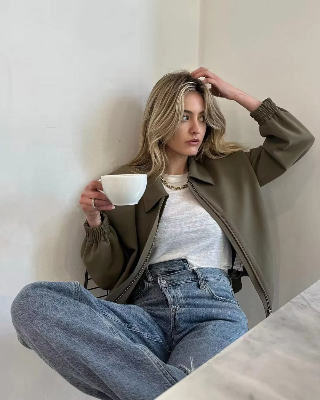 Giacca donna con zip e risvolto, stile europeo e americano per la primavera. Comoda ed elegante, perfetta per ogni occasione, un must-have. — foto 13