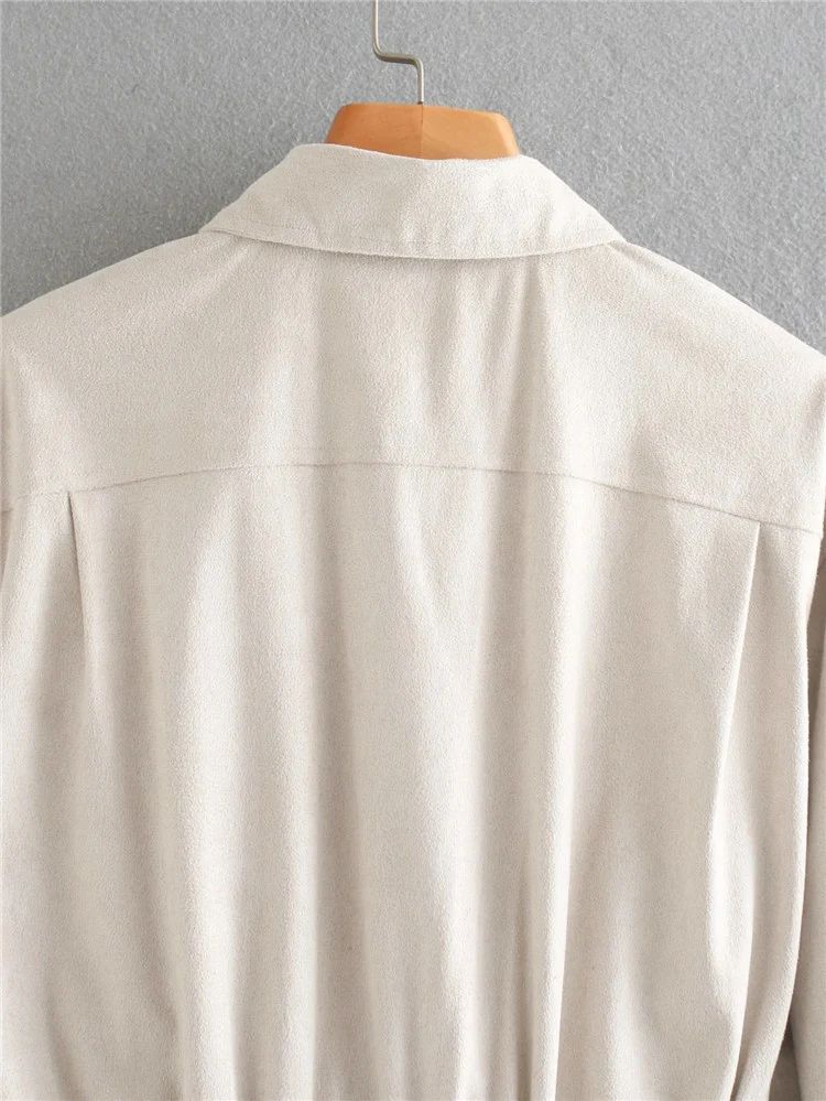 Title 10, Vestido de gamuza de manga larga