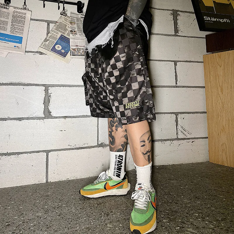 Hip-hop checkerboard embroidered cropped trousers for women, perfect for a street-style look, offering comfort and a tre — photo 5