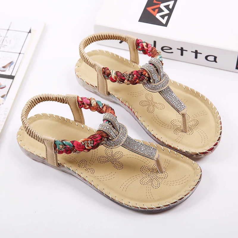 Niedrige Zehensandalen für maximalen Komfort und Freiheit. Perfekt für warme Tage, Strandspaziergänge und lässige Looks. — foto 8