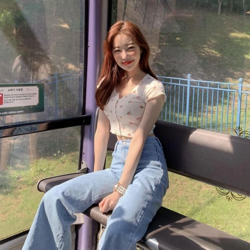 Cropped Top de Verão com Botões e Florzinha Kawaii para Mulheres, Camiseta Estilosa e Fresquinha — foto 3
