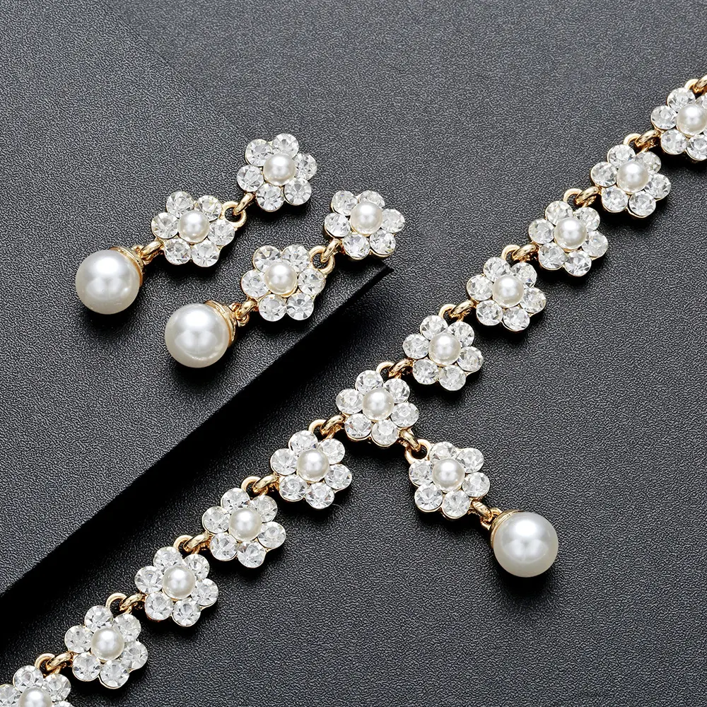 Conjunto de Joias Criativo Colar e Brincos de Pérolas Elegância e Sofisticação Ideal para Presentes Design Exclusivo e Atraente — foto 4
