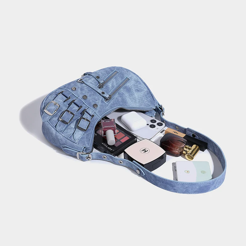American Retro Denim Underarm Bag offers a stylish, hands-free carry solution, perfect for a casual, vintage-inspired lo — photo 5