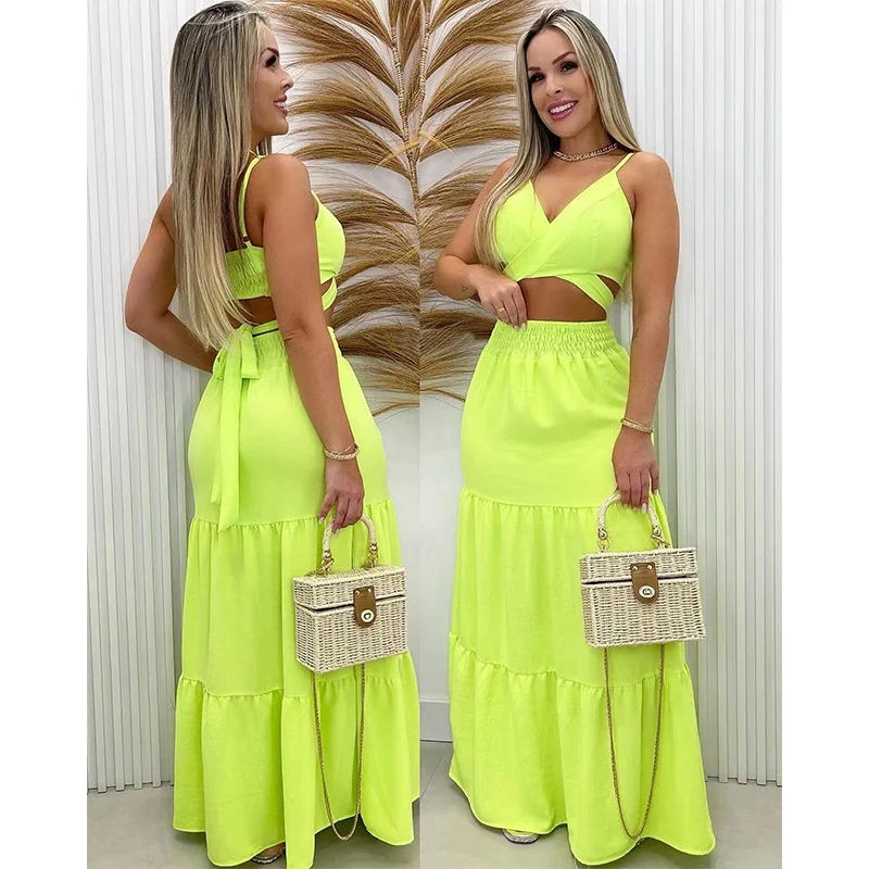 Abito estivo casual con spalline e gonna lunga. Perfetto per un look fresco e femminile durante la stagione calda. Comodo e versatile. — foto 6