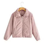 Cappotto imbottito in cotone e velluto a coste, street fashion e tempo libero in città, comfort e stile per un look casual e moderno. — foto 5