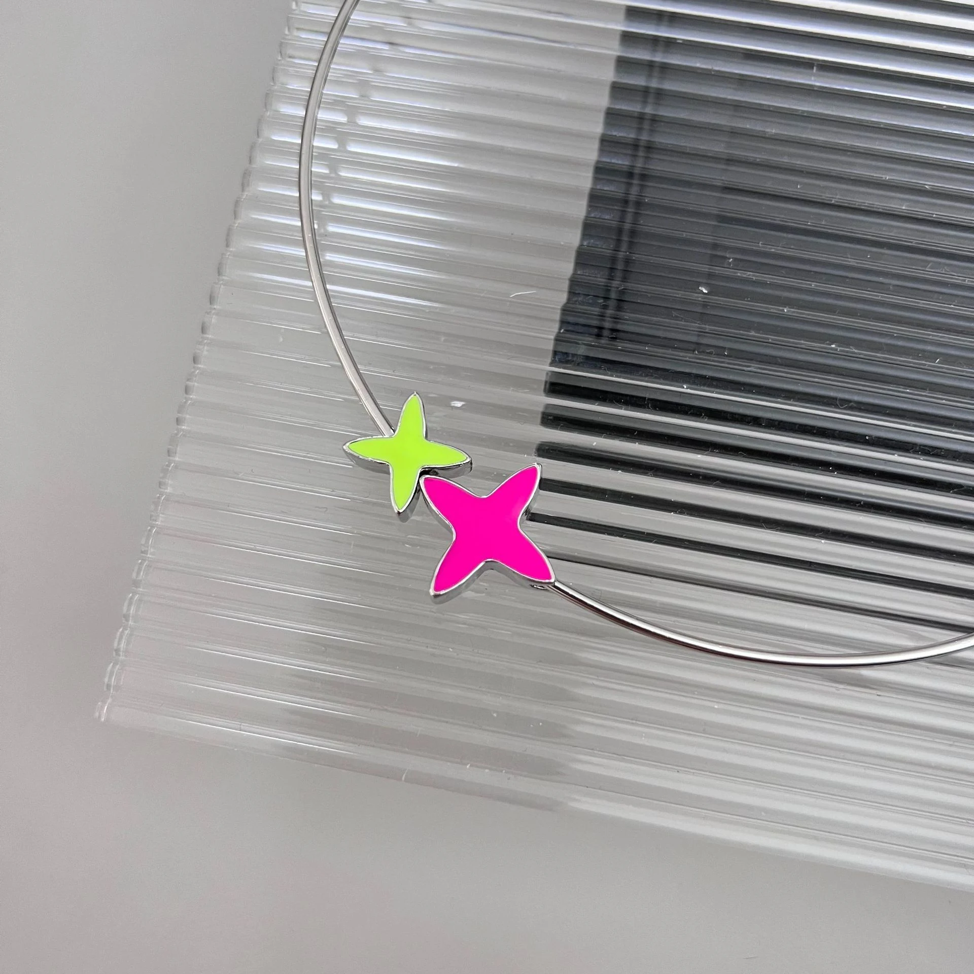 Colar com pingente XINGX com contas coloridas Design vibrante e elegante, ideal para adicionar um toque de cor e personalidade ao seu visual diário. — foto 13