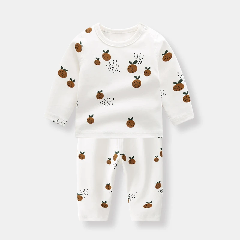 Newborn split kleding van pure katoen. Comfortabele en ademende baby pyjama's voor rustige nachten en gemakkelijk verschonen. — foto 11