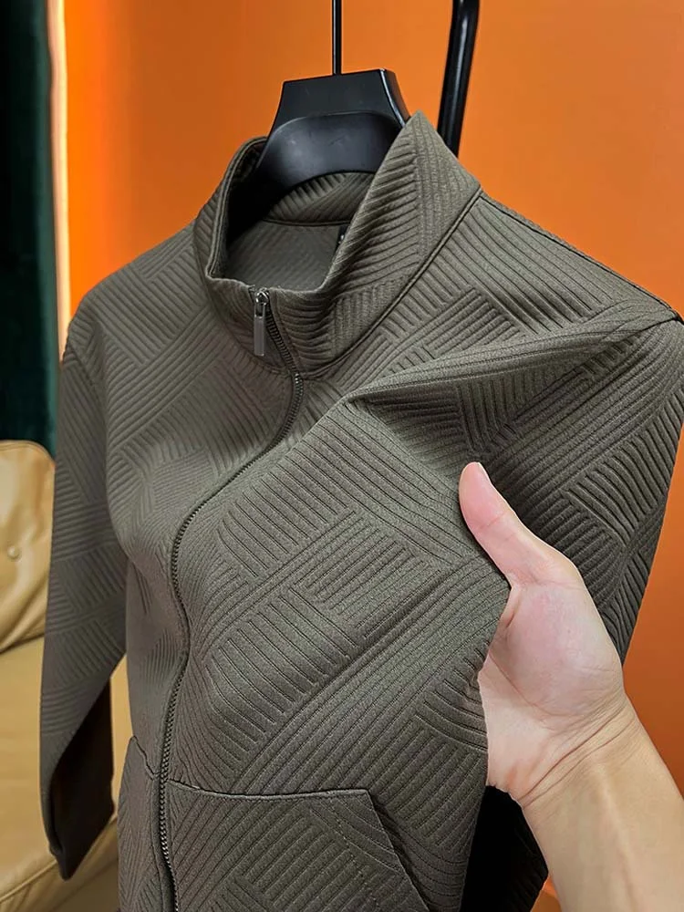 Suéter masculino com zíper e gola alta, estilo e conforto. Temperamento elegante para um visual moderno e aquecido em diversas ocasiões. — foto 8