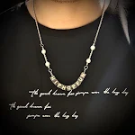 Collier Tendance Lettre en Acier Inoxydable Hip-hop Minimaliste Rétro. Un bijou parfait pour un look unique et affirmer votre style. — photo 3