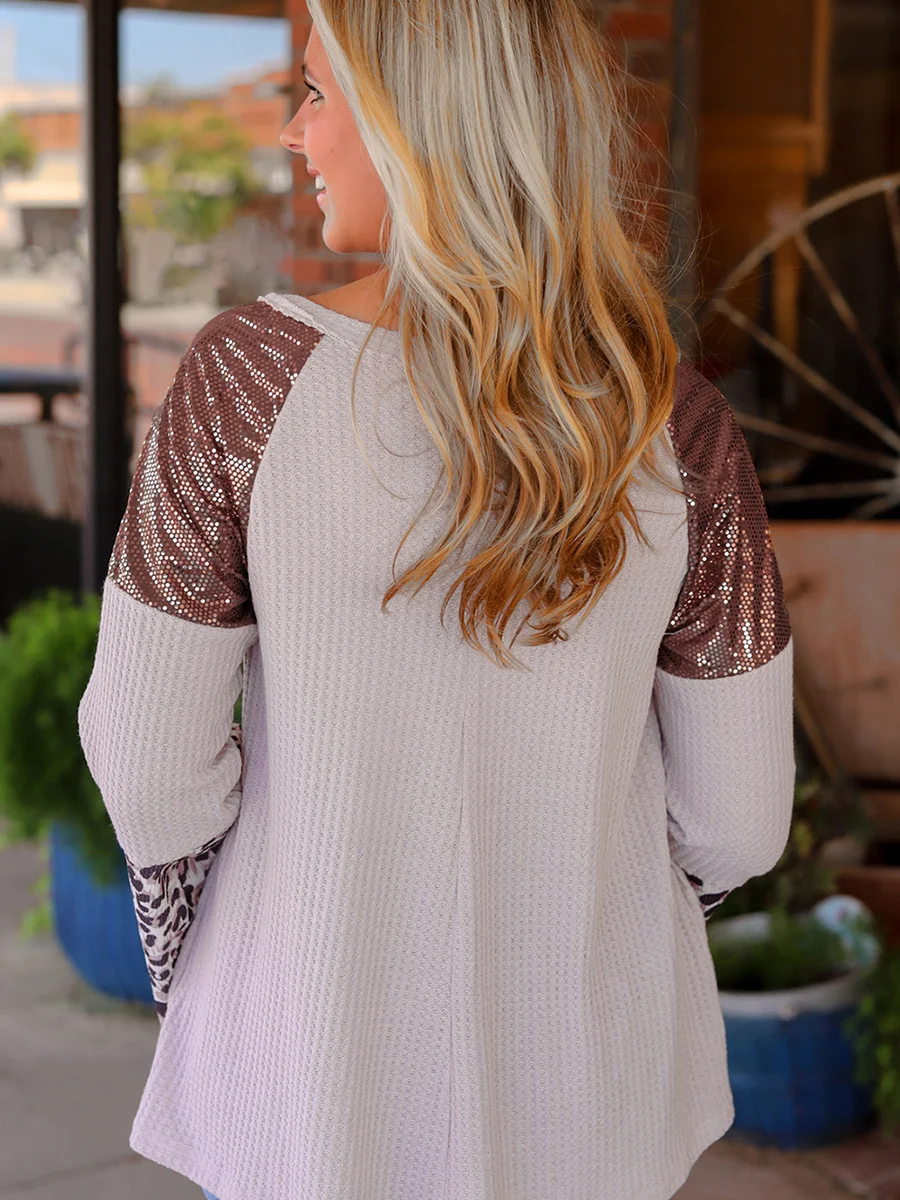 Europäisch-amerikanischer, personalisierter Sweater mit Leopardenmuster. Einzigartiges Design für individuellen Stil. Bequem und modisch. — foto 18