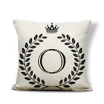 Fronha de almofada com padrão de coroa em preto e branco com 26 letras montáveis, personalize seu quarto com elegância e conforto. — foto 16