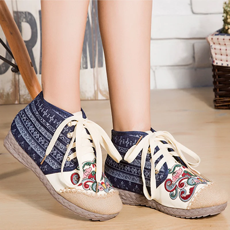 Chaussures brodées style ethnique pour femmes à lacets et talons plats, parfaites pour un confort et un style décontracté. Découvrez-les! — photo 5