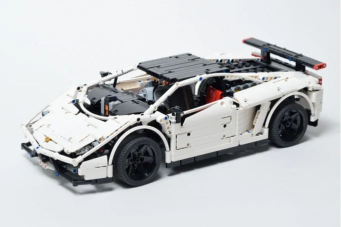 Construa seu carro esportivo com blocos de montar. Brinquedo de montagem para horas de diversão e desenvolvimento criativo. Construa e brinque! — foto 8