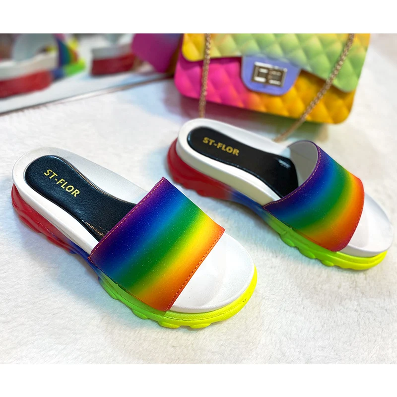 Chinelos Esportivos Coloridos Estilo Cross-border para Mulheres Conforto e Moda no Verão Perfeitos para Praia e Uso Diário — foto 1
