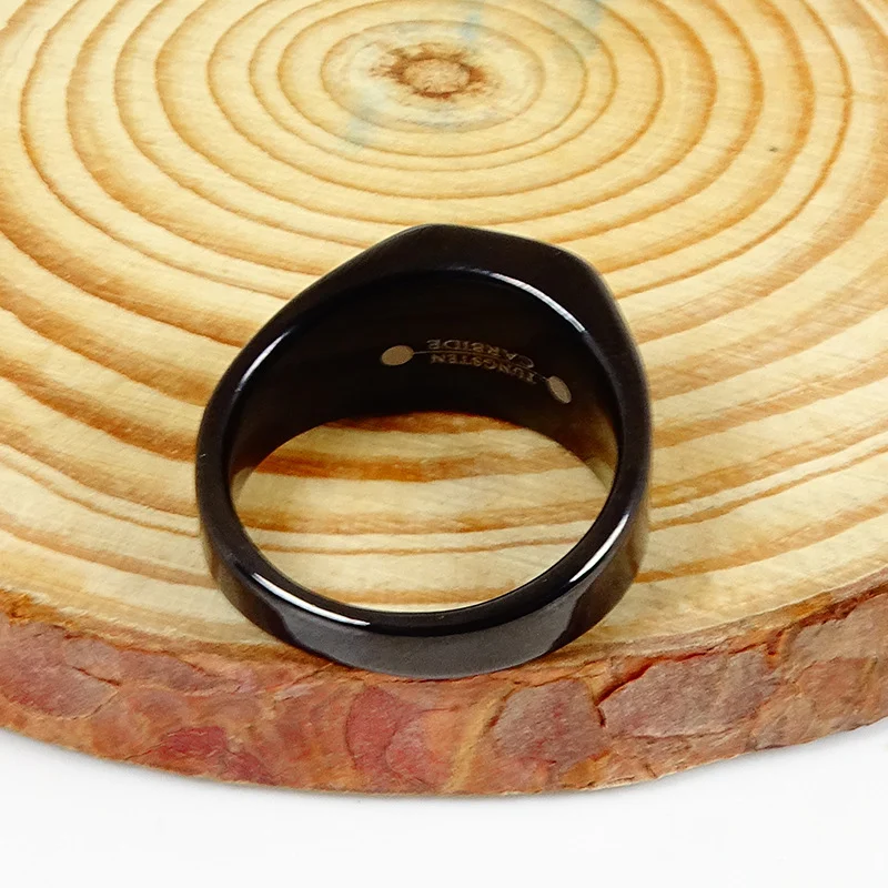 Bague tendance en acier inoxydable noir nude pour homme, un bijou masculin et élégant, parfait pour compléter votre style avec raffinement. — photo 8