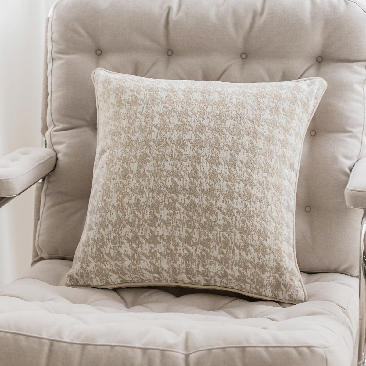 Capa de almofada de chenille para sofá, cama ou sala de estar, ideal para encostar e relaxar com conforto e estilo. — foto 13