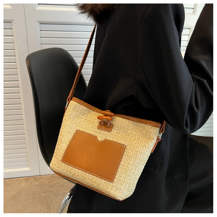 Title 4, Bolsa de palha trançada versátil com uma alça d...