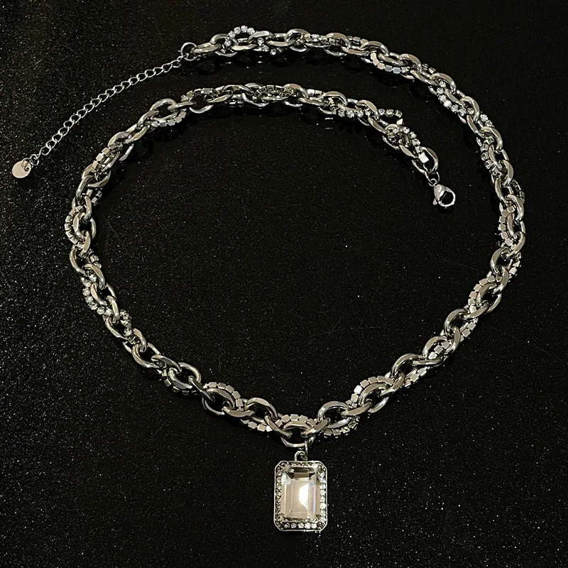 Colar de diamante completo com design quadrado de interesse especial — foto 5
