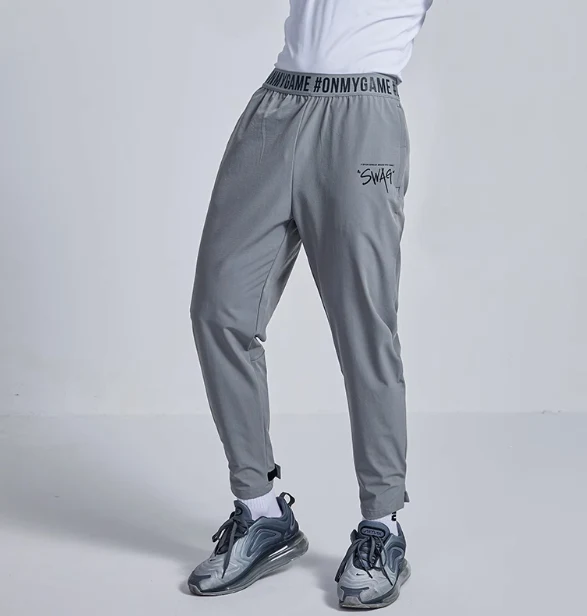Pantaloni Sportivi Corti Ampi Traspiranti con Stampa in Vita Sottile per Corsa e Workout Leggeri ed Efficaci — foto 3