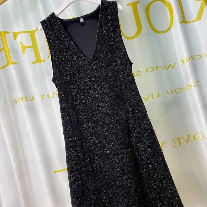 Mid-length Vest Skirt Autumn and Winter Jumper Dress for a cozy and chic look. Perfect for layering and effortless style — photo 4