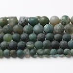 Lose, frostige Aquat-Achat-Perlen – ideal für Schmuck. Diese natürlichen Edelsteine verleihen jedem Design eine frische, aquatische Note. — foto 1