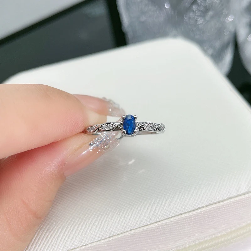 Anel Retrô de Zircônia Aberto com Gemas Coloridas Design Niche Joia Feminina Estilo Vintage — foto 1