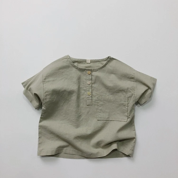 Camiseta infantil de ramie respirável, estilo retrô e fresco, gola redonda, soltinha. Conforto e leveza para as crianças brincarem com estilo. — foto 8
