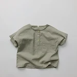 Camiseta infantil de ramie respirável, estilo retrô e fresco, gola redonda, soltinha. Conforto e leveza para as crianças brincarem com estilo. — foto 8