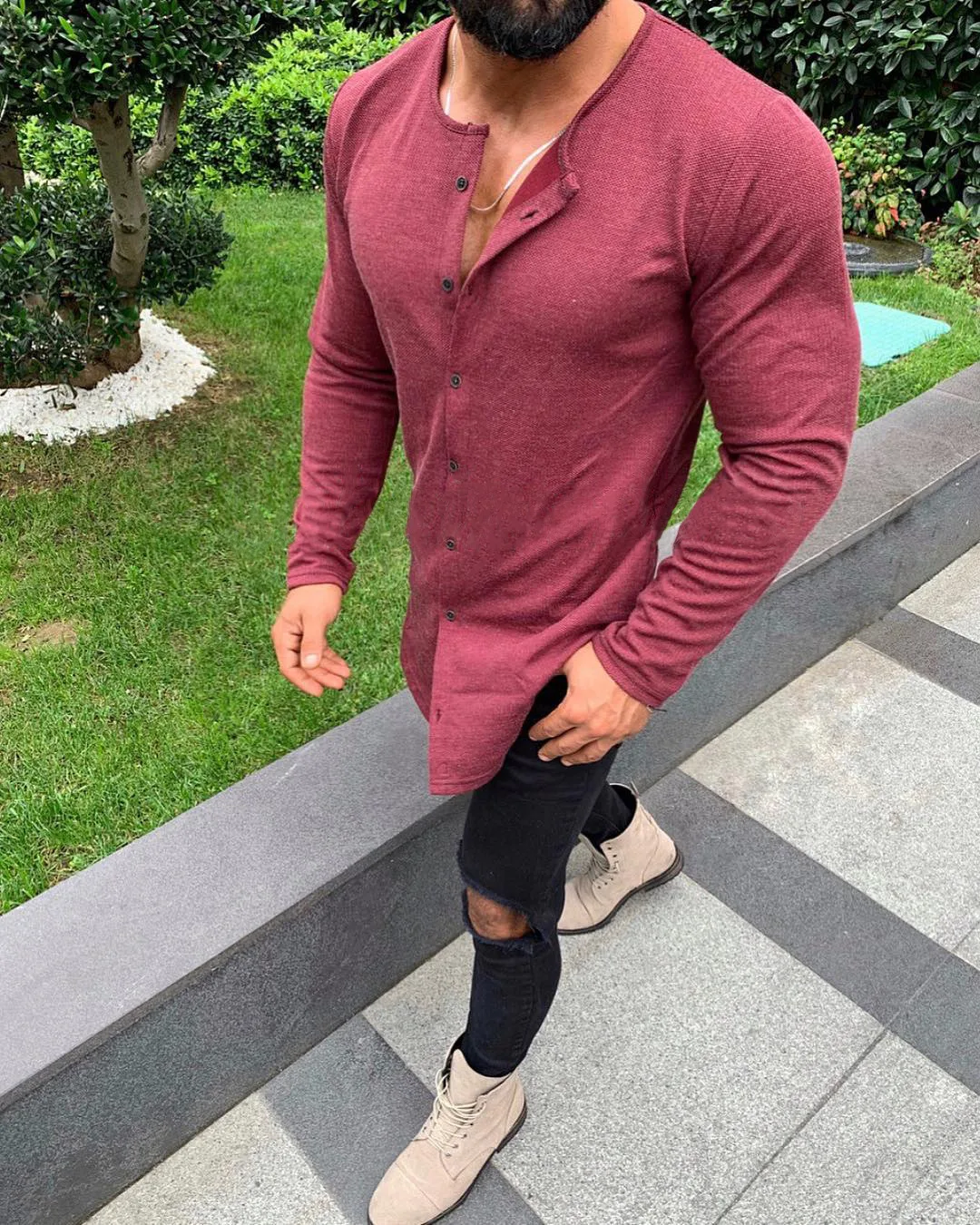 Camiseta masculina com botão de cardigan de porta reta, estilo e conforto. Ideal para looks casuais e sofisticados. Adquira já a sua. — foto 2
