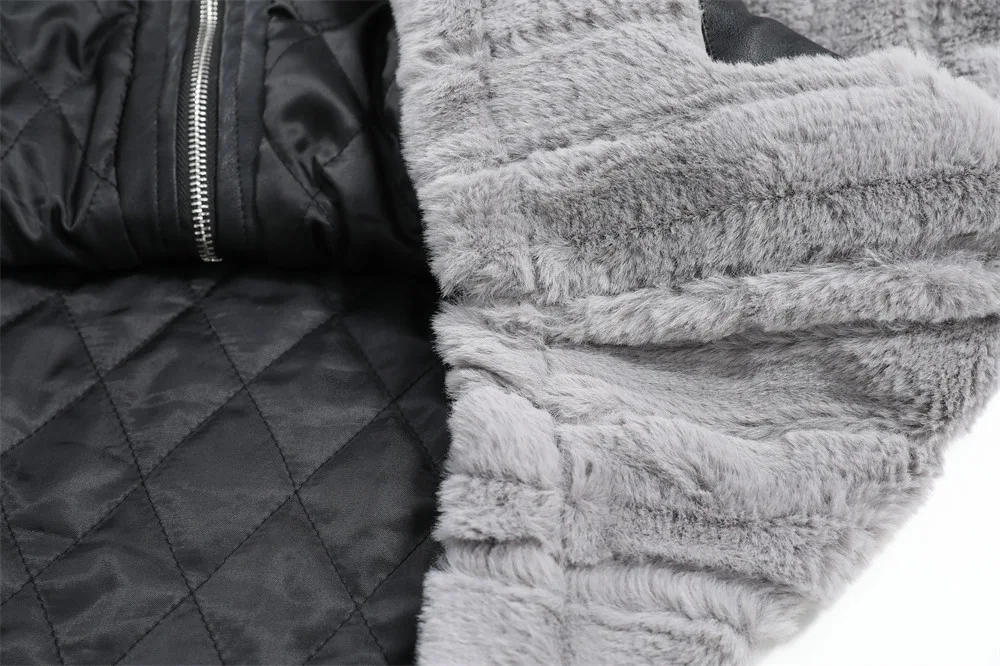 Casaco com gola alta, patchwork com contraste de cores, bolso, lã de cordeiro PU, ideal para o inverno. Conforto e estilo. — foto 3