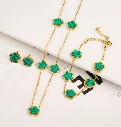 Bracciale Gioiello con Fiore di Gomma Verde Fresco e Incantevole. Un accessorio elegante e raffinato, perfetto per completare ogni outfit con stile. — foto 2