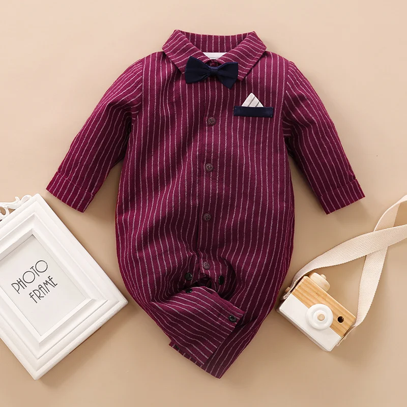 Macacão de bebê menino perfeito para conforto e estilo. Ideal para brincar e explorar. Macio, respirável e fácil de vestir. — foto 5