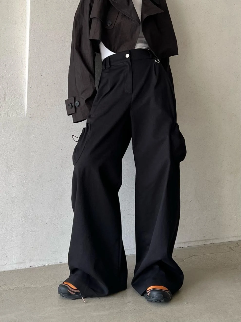 Pantaloni Ampi Casual Elasticizzati Tinta Unita Retro da Donna Comodi e Versatili, Perfetti per l'Uso Quotidiano, Offrono un Look Rilassato e Alla Moda, Indossabili Sempre. — foto 4