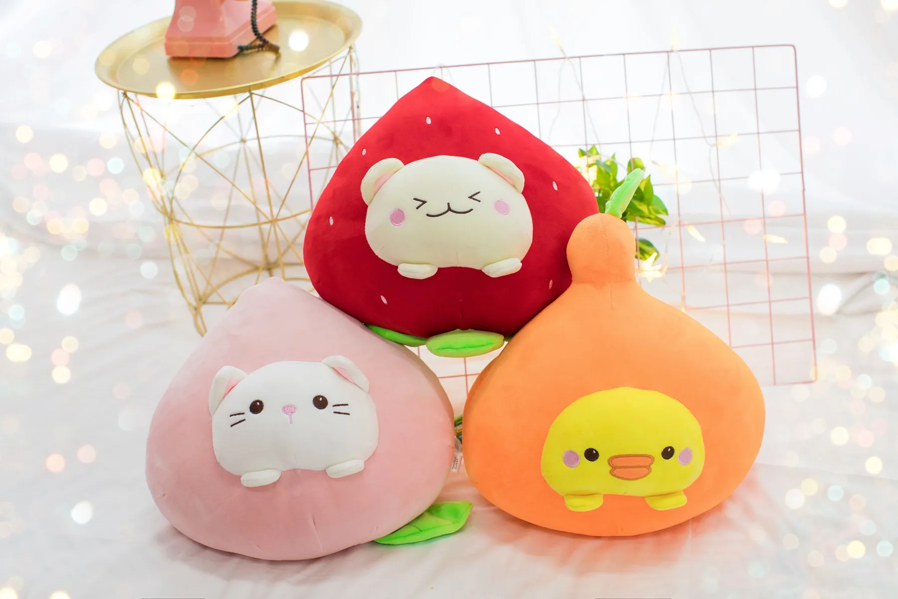Title 14, Cuscino peluche a forma di frutta con pulcino, ...