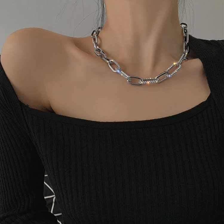 Colar choker exagerado europeu e americano, corrente grossa de metal com personalidade, estilo frio, diamante, curto para realçar a clavícula. — foto 3