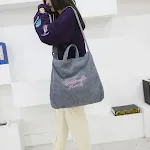 Bolsa de ombro em lona e veludo cotelê, durável e estilosa, ideal para uso diário. Leve seus pertences com conforto e elegância. — foto 1